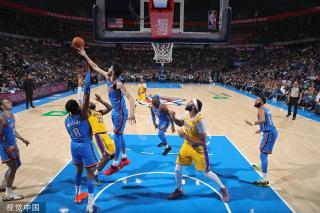 上演了一场 上演了一场