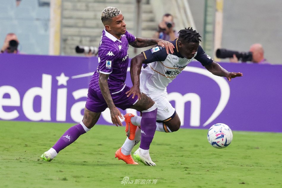 球员们在比 球员们在比