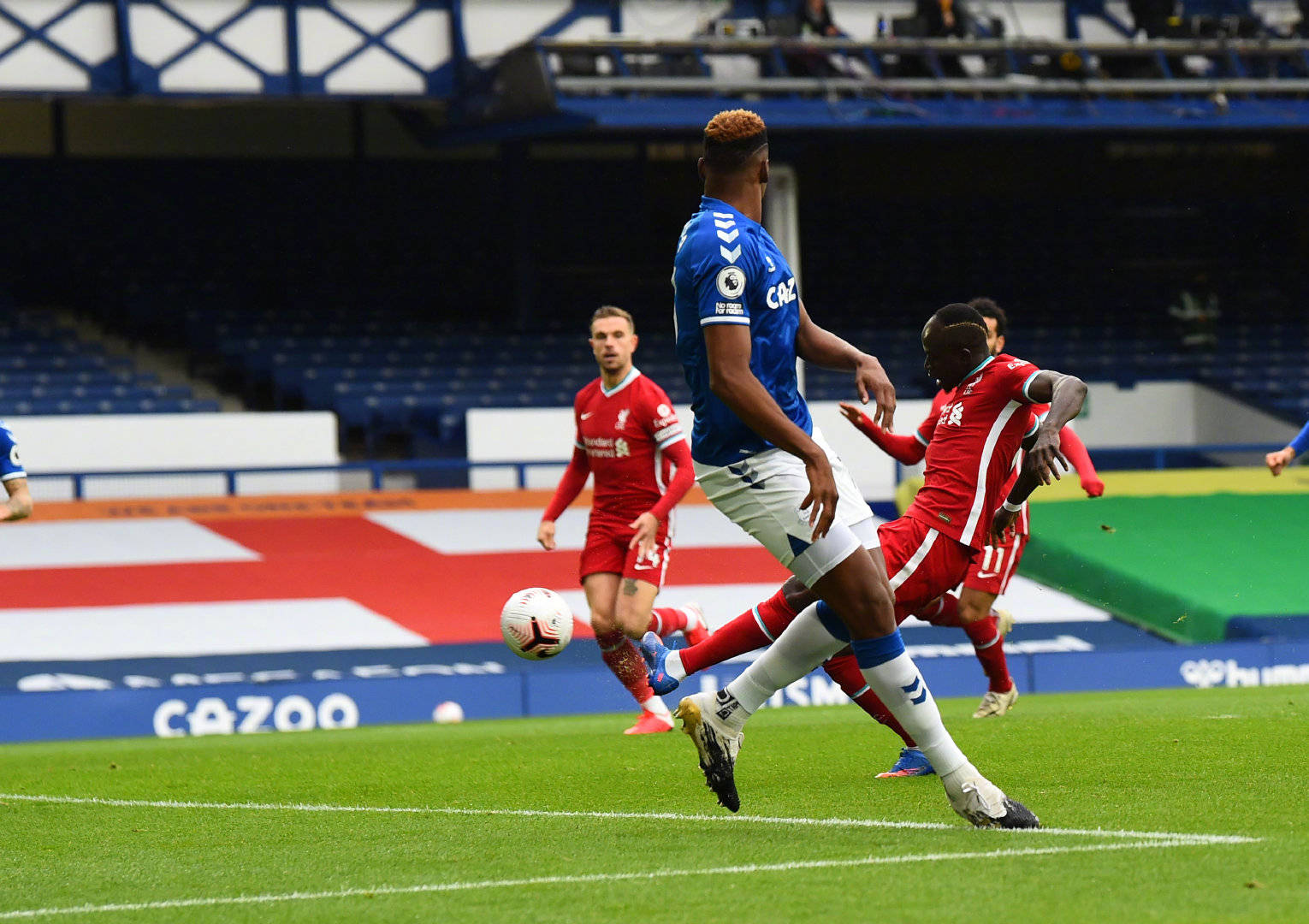 特别是在对 特别是在对