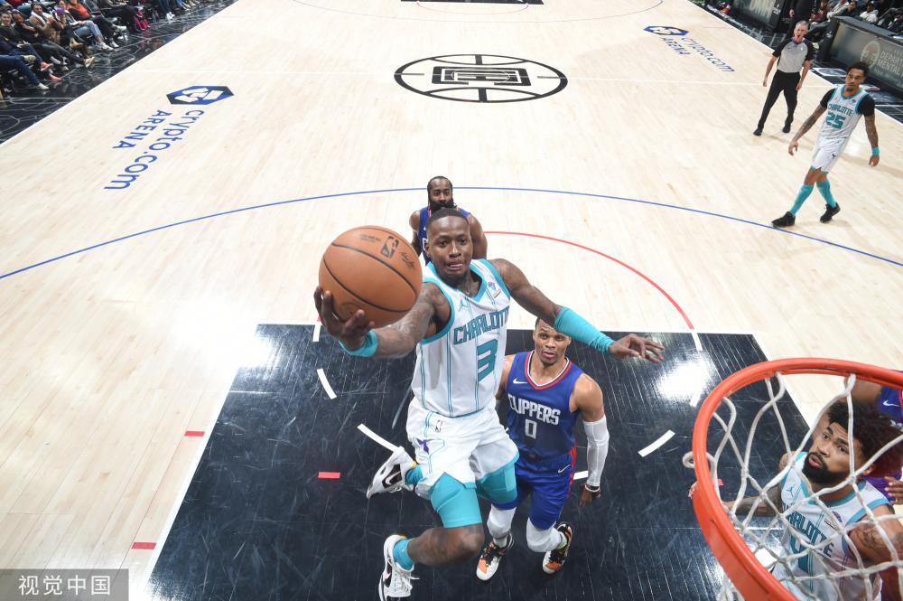 辽宁大胜广州！奥利弗+5首发齐爆，鄢手骐打成神射，李晓旭太迷了.