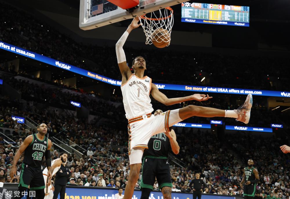 沙欣:我们的表现是令人感到耻辱 作为主教练我会承担全部责任